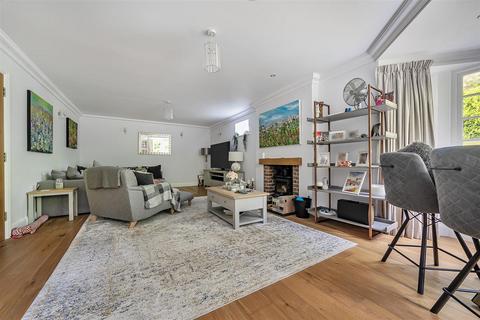 Hillgrove Bunch Lane, Haslemere, GU27 1ET