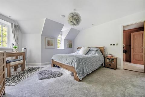 Hillgrove Bunch Lane, Haslemere, GU27 1ET