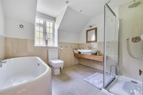 Hillgrove Bunch Lane, Haslemere, GU27 1ET