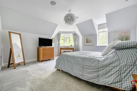 Hillgrove Bunch Lane, Haslemere, GU27 1ET