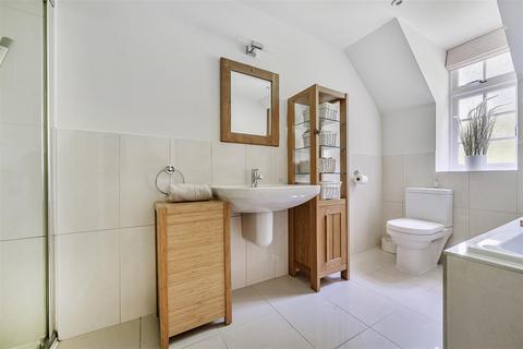 Hillgrove Bunch Lane, Haslemere, GU27 1ET