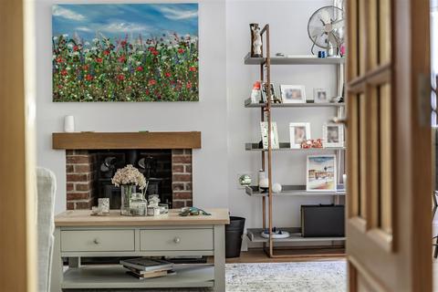 Hillgrove Bunch Lane, Haslemere, GU27 1ET