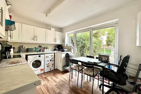 2 Wayside Acres, Northampton, NN4 0QE