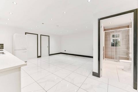 2 bedroom flat to rent, Birch Tree Way, Croydon, CR0