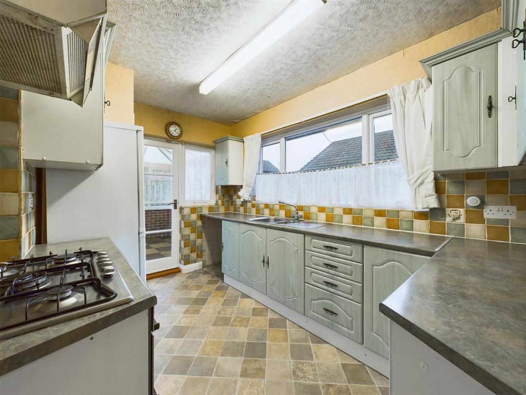 Kitchen: