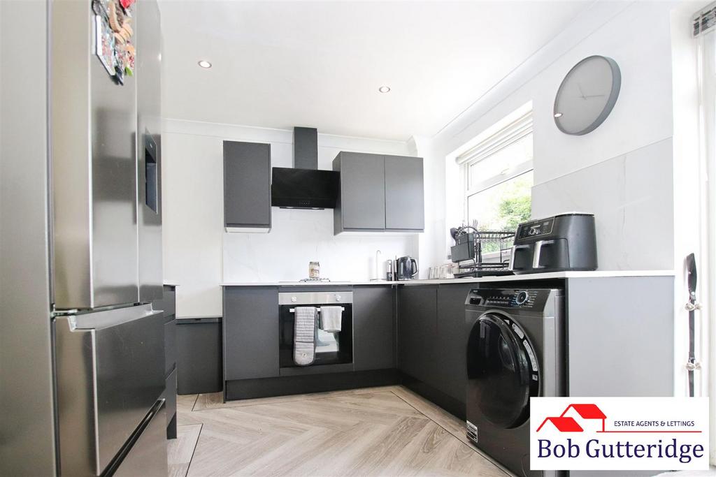 Fitted kitchen / dining room