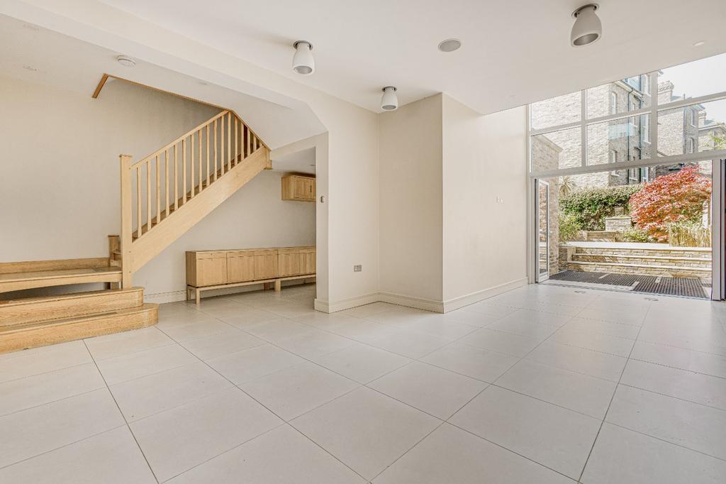 Kitchen/Dining Area
