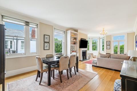 2 bedroom flat for sale, Riverview Gardens, Barnes, London
