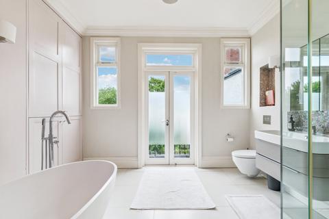 2 bedroom flat for sale, Riverview Gardens, Barnes, London