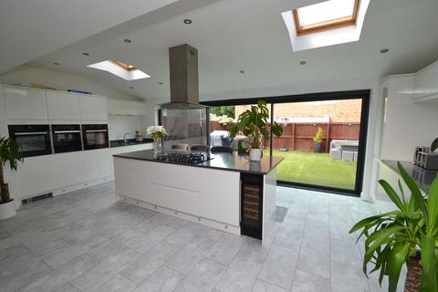 4 bedroom detached house for sale, Idle, Idle BD10