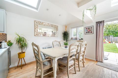 55 Georgelands, Ripley, Woking, GU23 6DF