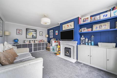55 Georgelands, Ripley, Woking, GU23 6DF