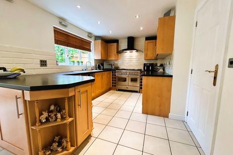 12 Cygnet Drive, Brownhills, Walsall, WS8 6EA