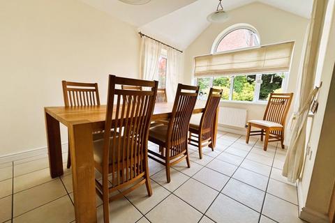 12 Cygnet Drive, Brownhills, Walsall, WS8 6EA