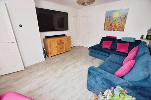 27 Dart Avenue, Exeter, EX2 7FX
