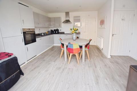 27 Dart Avenue, Exeter, EX2 7FX