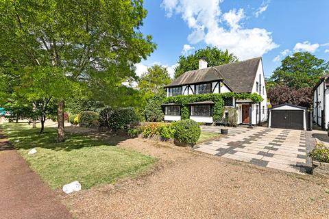 undefined, Ashley Park Crescent, Walton-On-Thames