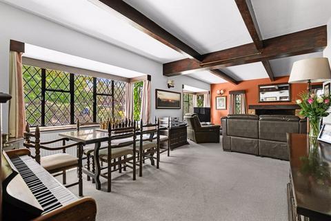 undefined, Ashley Park Crescent, Walton-On-Thames