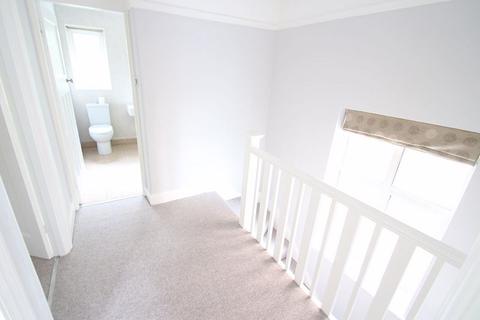 3 bedroom semi-detached house to rent, Lyncroft Avenue, Pinner