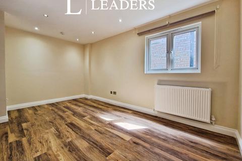 Studio to rent, Roneo Corner, Hornchurch, RM12