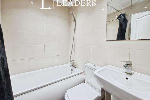 Studio to rent, Roneo Corner, Hornchurch, RM12