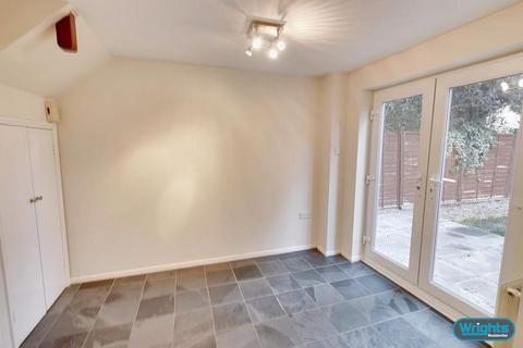 2 Chaffinch Drive, Trowbridge, BA14 9TR