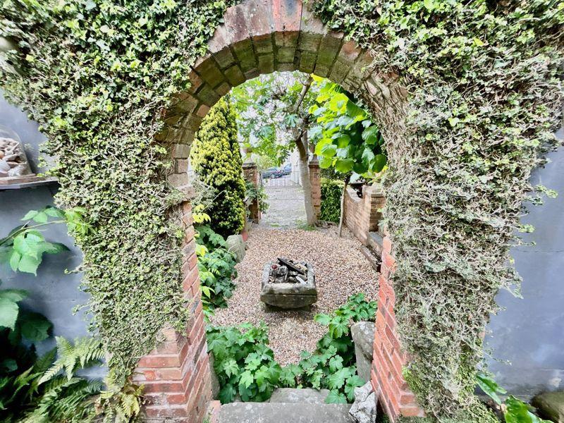 Photo 32