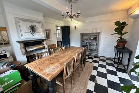 undefined, High Street, Newnham GL14