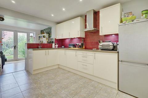 3 bedroom semi-detached house for sale, St. Clements Crescent, Benfleet, SS7
