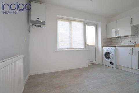 2 bedroom terraced house for sale, Spayne Close, Barton Hills, Luton, Bedfordshire, LU3 4BA