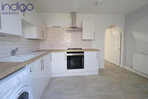 2 bedroom terraced house for sale, Spayne Close, Barton Hills, Luton, Bedfordshire, LU3 4BA