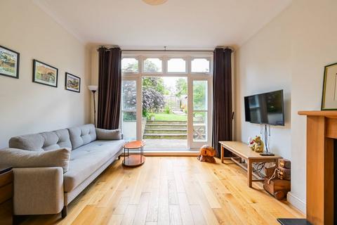 2 bedroom flat for sale, Rosebery Road, Muswell Hill, London, N10