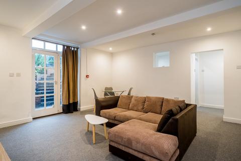 2 bedroom flat to rent, Flat 4, 1 Kingston Terrace, LS2 9BW