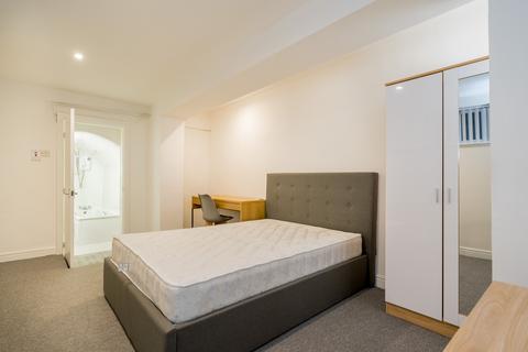 2 bedroom flat to rent, Flat 4, 1 Kingston Terrace, LS2 9BW