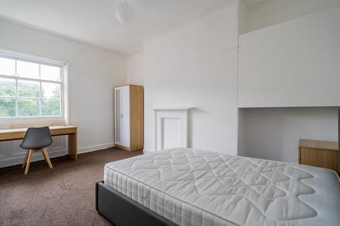 2 bedroom flat to rent, Flat 3, 1 Kingston Terrace, LS2 9BW