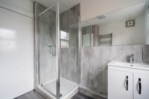 2 bedroom flat to rent, Flat 3, 1 Kingston Terrace, LS2 9BW