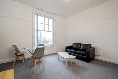 2 bedroom flat to rent, Flat 2, 1 Kingston Terrace, LS2 9BW
