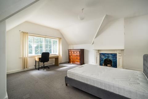 4 bedroom flat to rent, Flat 2, 1A Shaw Lane, LS6 4DH