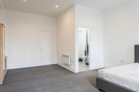undefined, Flat 4, 16 Blenheim Terrace, LS2 9HN