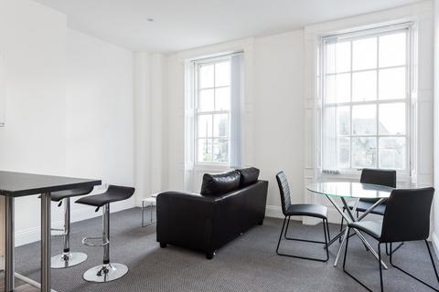 Flat 3, 16 Blenheim Terrace, LS2 9HN