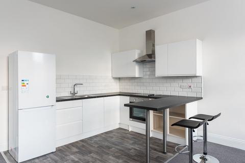 2 bedroom flat to rent, Flat 3, 16 Blenheim Terrace, LS2 9HN