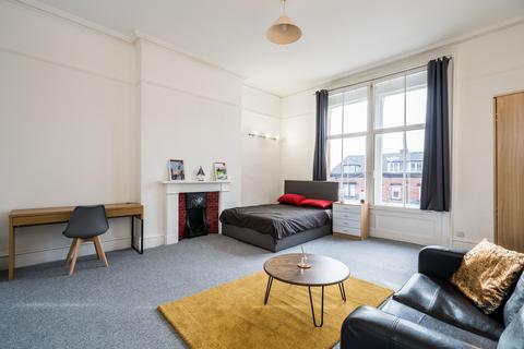 1 bedroom flat to rent, Flat 4, 16 Clarendon Road, LS2 9NN
