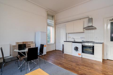 Flat 3, 16 Clarendon Road, LS2 9NN