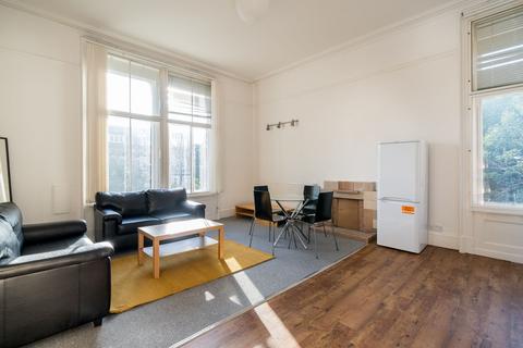 2 bedroom flat to rent, Flat 3, 16 Clarendon Road, LS2 9NN