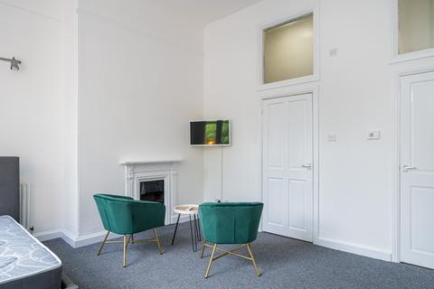 1 bedroom flat to rent, Flat 2A, 16 Clarendon Road, LS2 9NN