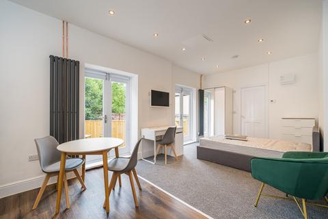 1 bedroom flat to rent, Flat 1A, 16 Clarendon Road, LS2 9NN