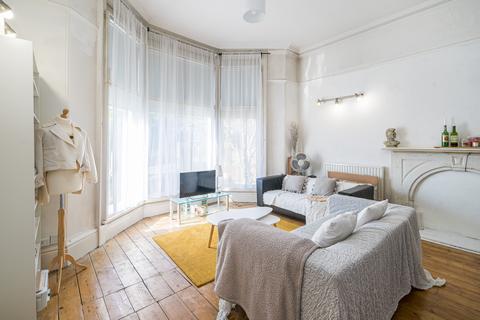 2 bedroom flat to rent, Flat 1, 16 Clarendon Road, LS2 9NN