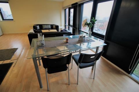 3 bedroom flat to rent, Flat 9, 59-61 Clarendon Road, LS2 9NZ