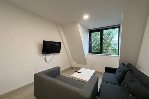 3 bedroom flat to rent, Flat 21, 59-61 Clarendon Road, LS2 9NZ