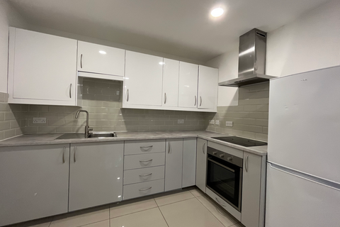 3 bedroom flat to rent, Flat 21, 59-61 Clarendon Road, LS2 9NZ